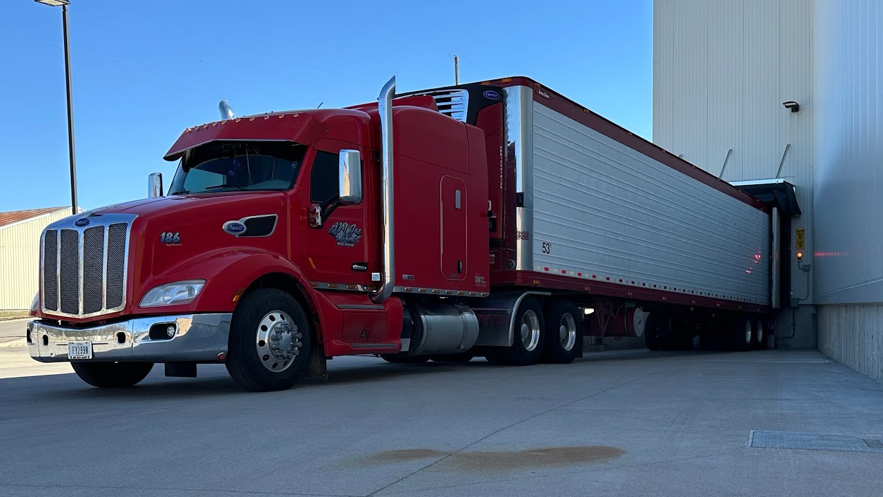 &ldquo;LIFE OF A REEFER HAULER&rdquo; | Trucking Vlog (thurs)