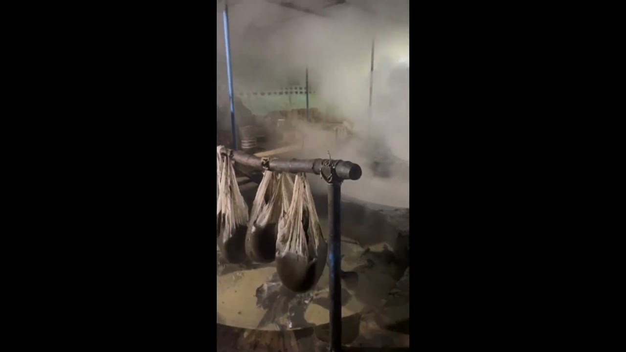 Traditional Jaggery Making#meetha #gud #tastyrecipes #garam Gud#natural Gud