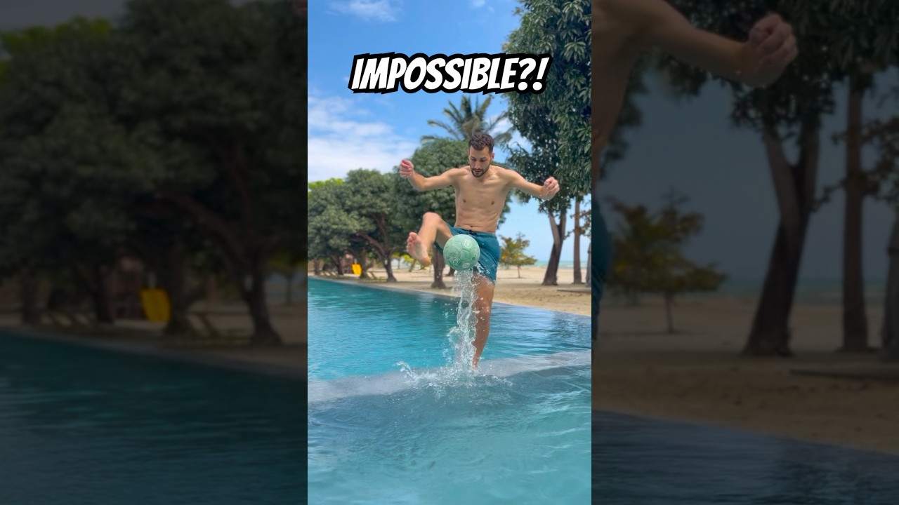 НЕВОЗМОЖНЫЕ НАВЫКИ В БАССЕЙНЕ?! 👀⚽️💦😱 