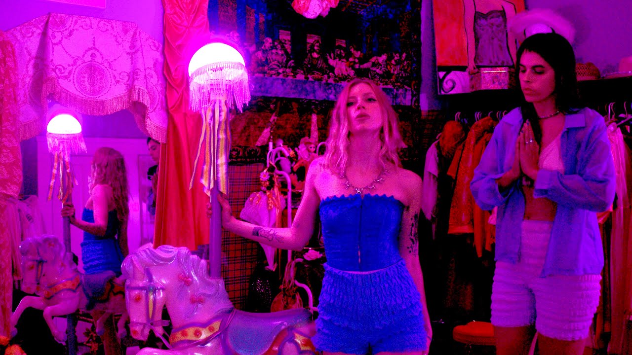 &ldquo;Lipstick on the Mic&rdquo; LEGGY official video