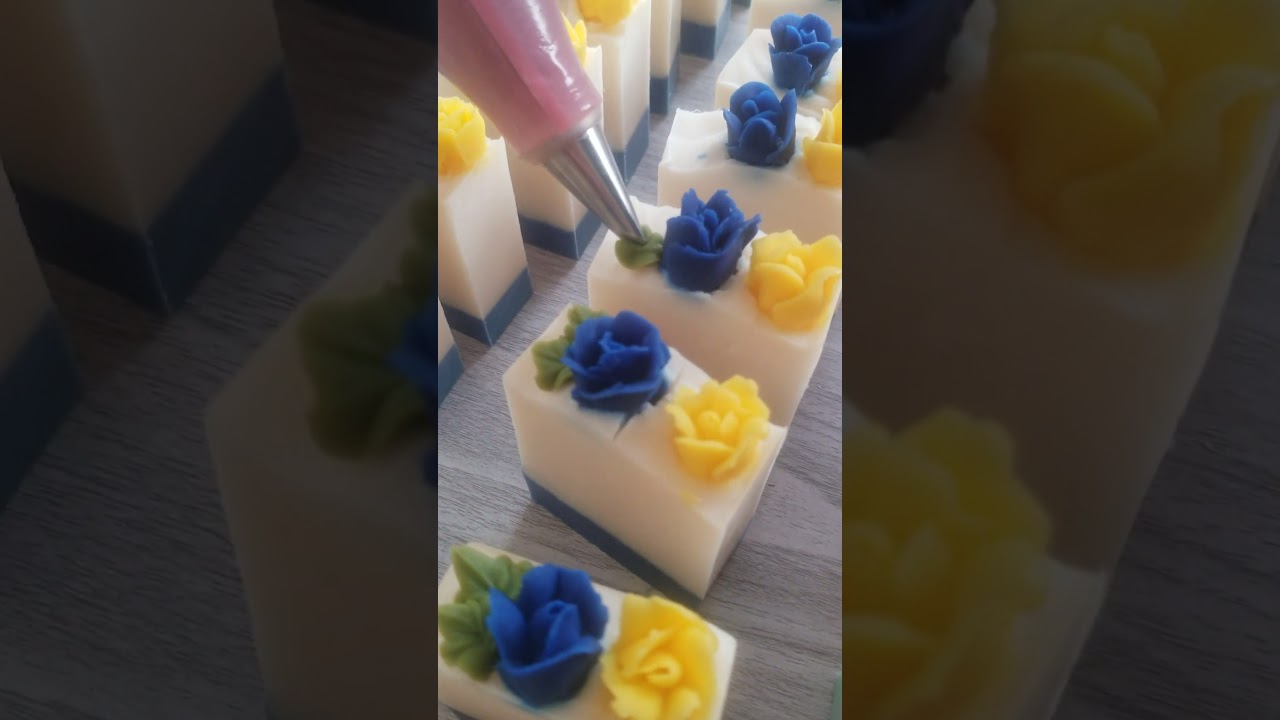 Piping leaves #Flower Soap #handmade #coldprocess #soapart #soap