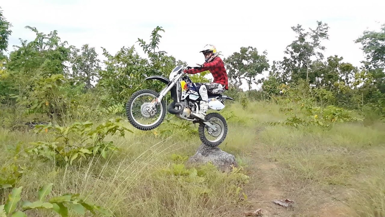 CRM250 Enduro 2t little rock practice