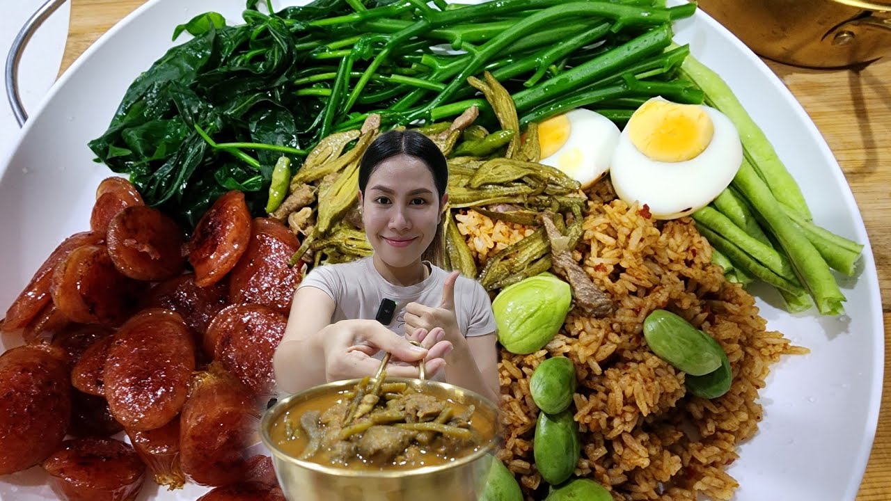ข้าวคลุกน้ำพริก กินกับผักเสี้ยนดอง กุนเชียงทอด อร่อยมากค่ะ ไม่อร่อยเราไม่กินจ้า