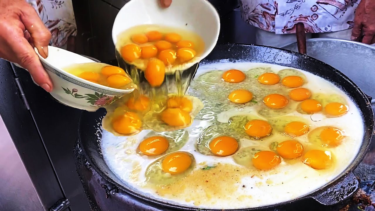 Finding The Best Oyster Omelette in Malaysia?| Malaysia Street Food | Johor Bahru