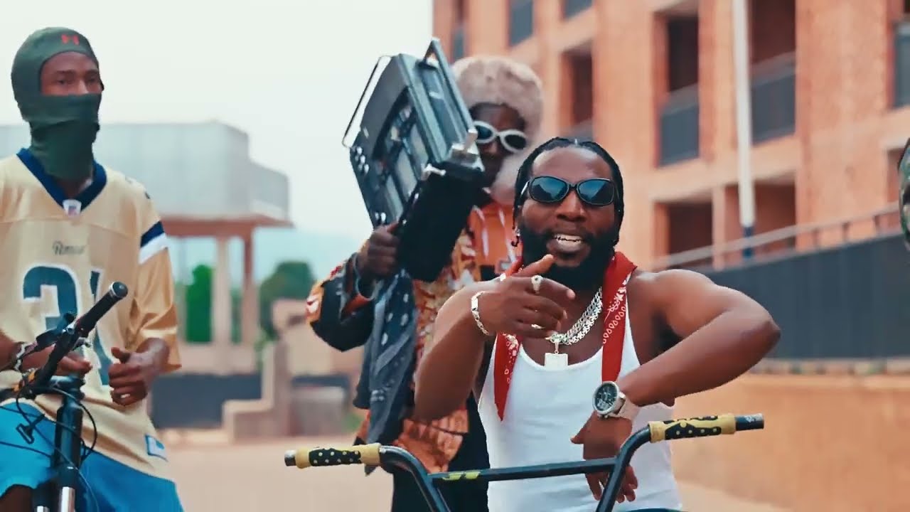 Sitori Y'umurara  by Fally P Mwenyewe (official video)