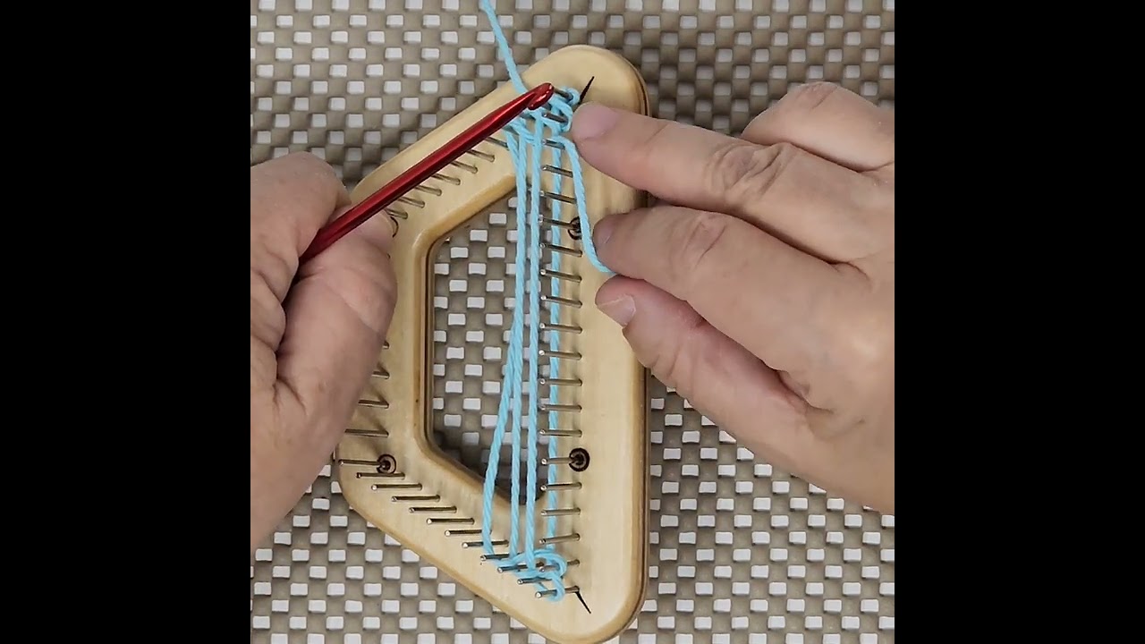 How to Pin-Loom Weave a Trapezoid - Lefthanded Instructions
