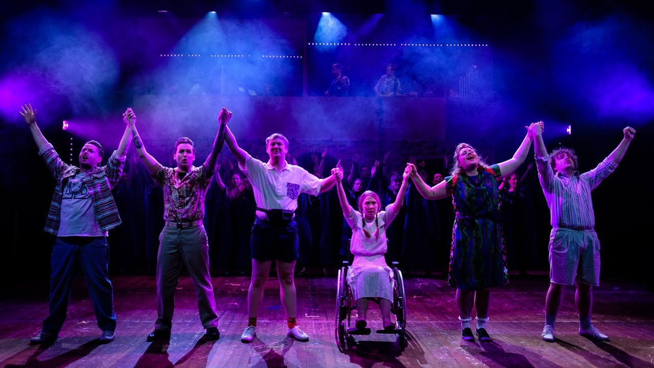 Ræk mig din hånd (Vi maler byen rød: The Musical 2) – Musicalteatret 2018