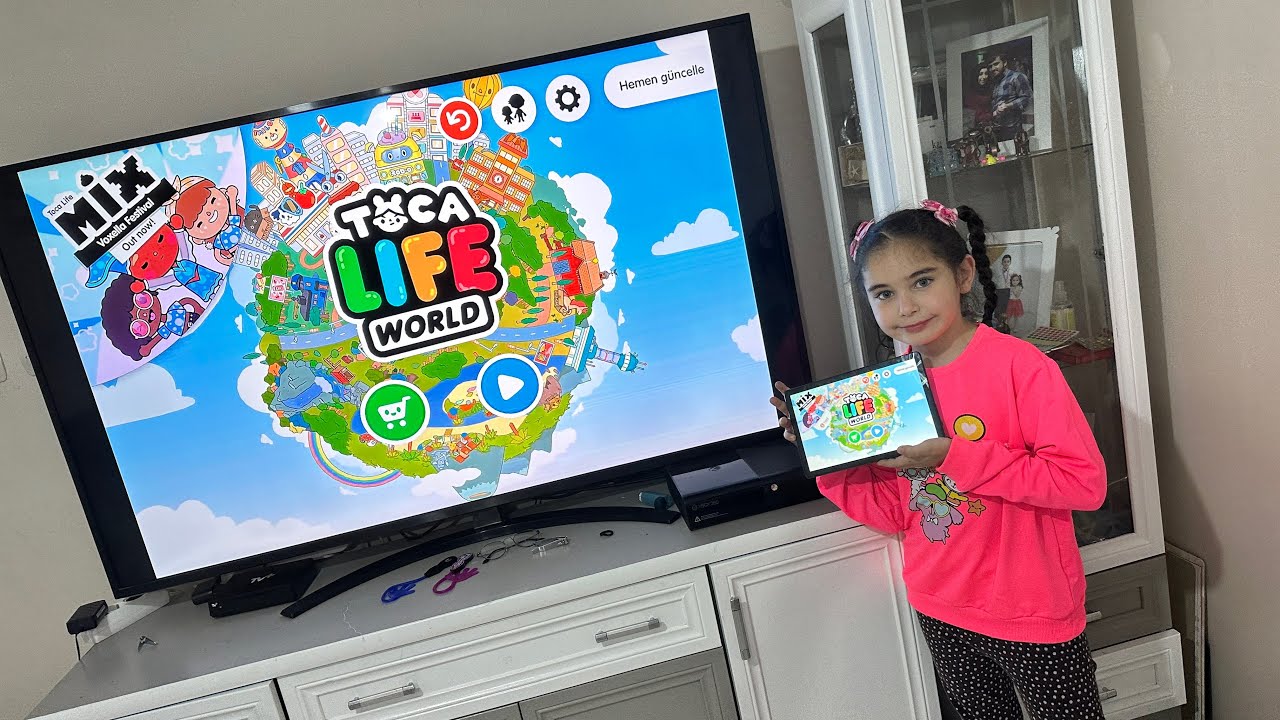 TOCA LİFE BİZİM AİLEYİ YAPTIK !! KOCAMAN TV DE TOCA LİFE OYNADIK !! @TOCALIFEQUEEN