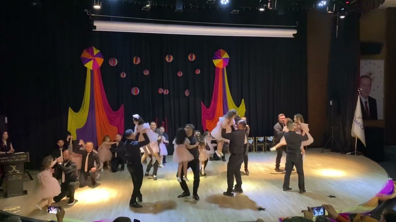Bana bir masal anlat baba - Darıca Namık Kemal Anasınıfı . (Baba-Kız dansı)