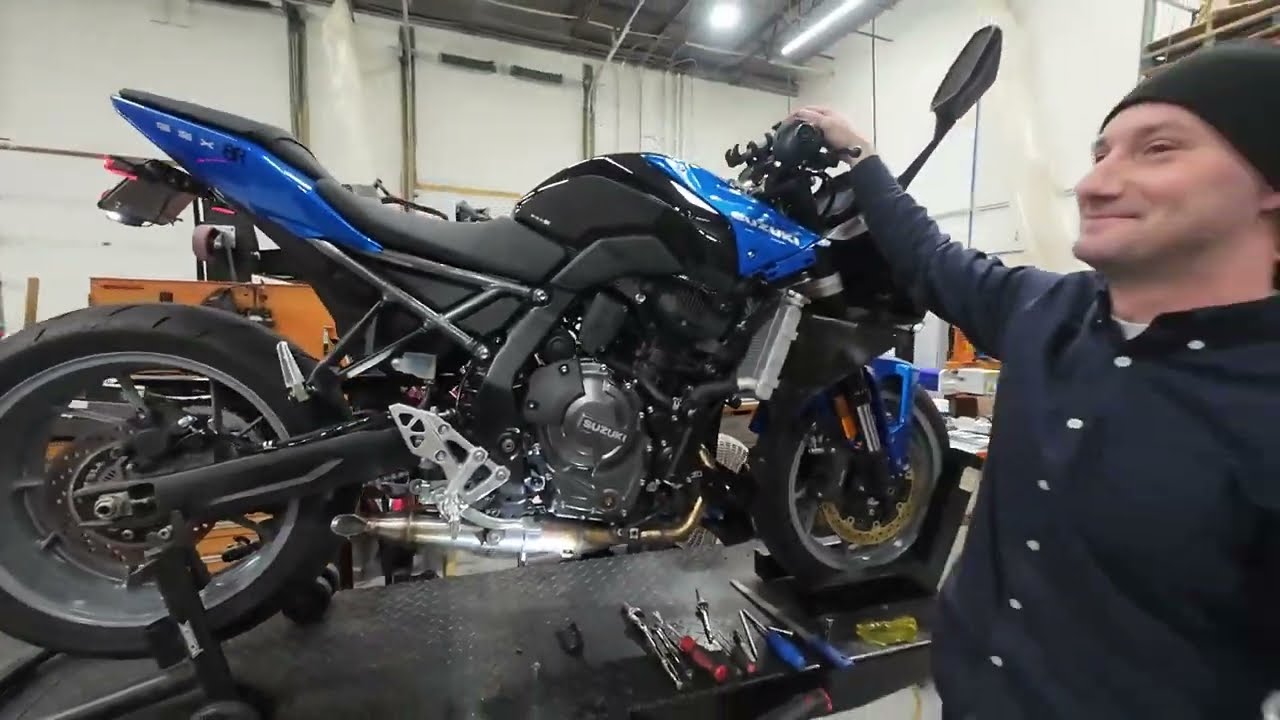 2024 Suzuki GSX-8R/GSX-8S Slip On Exhaust Installation