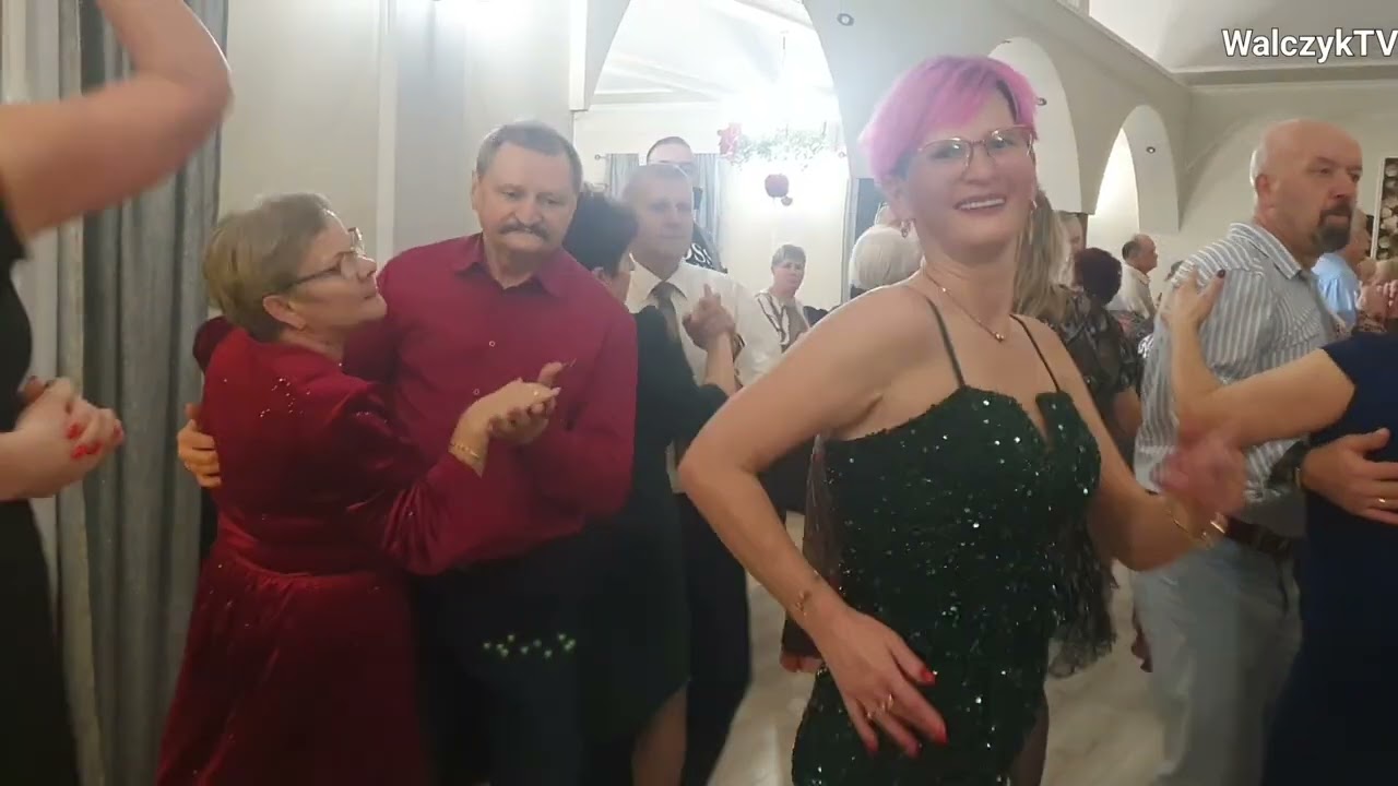 RELACJA NA ŻYWO z potańcówki ludowej z Kapelą KROKUS z Pińczowa w Złotym Dworze 