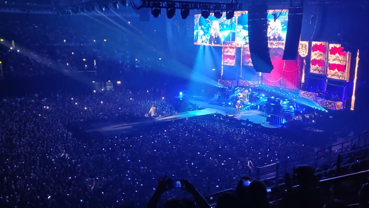 Queen - Don't Stop Me Now (Live 11/07/2022 in Bologna, Italy)