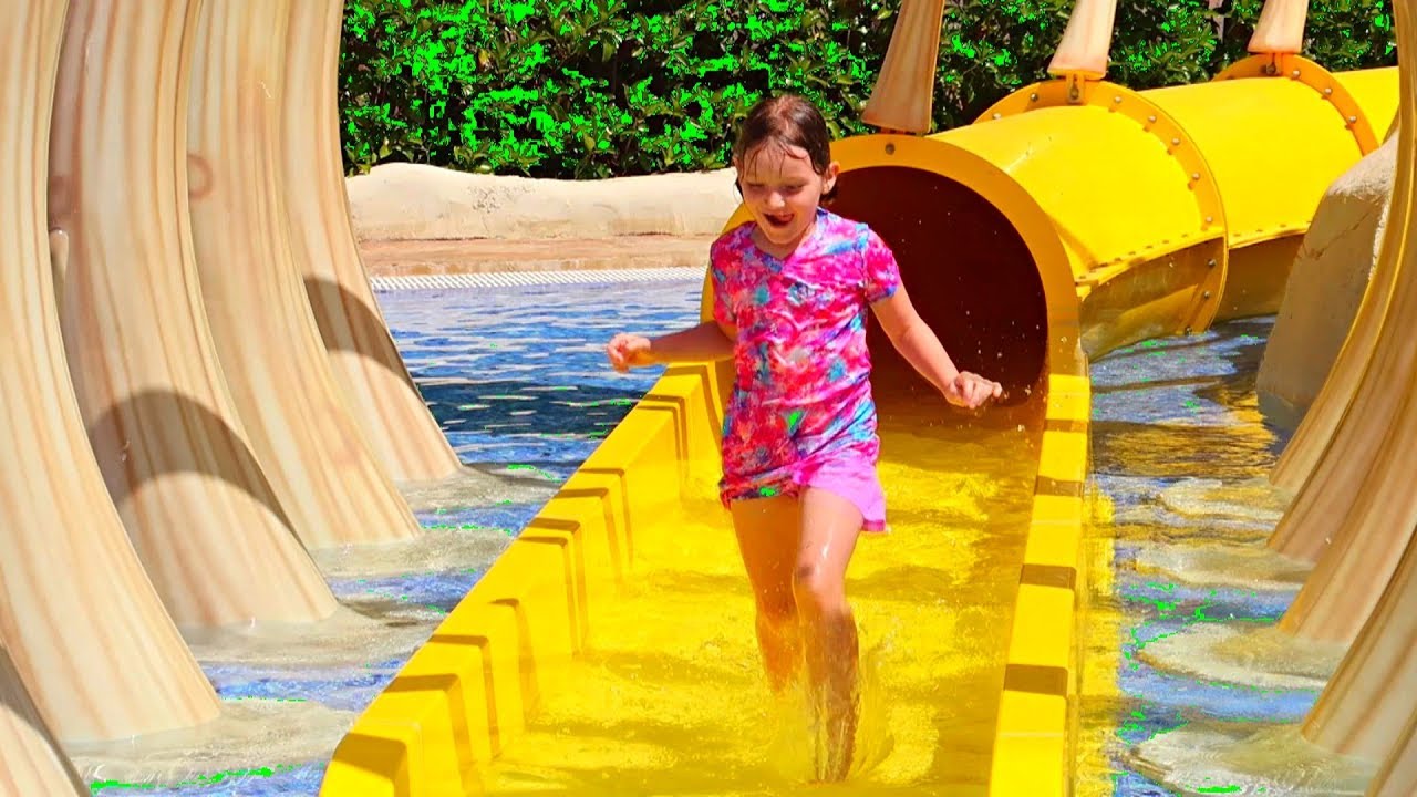AQUAPARK cu Multe Tobogane! Vizitam Patiseria Turceasca!