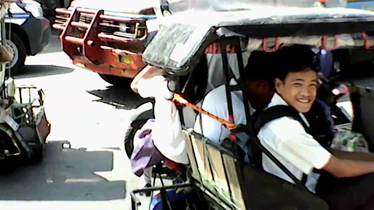 MOV00000 Graeme looking at Handumanan township