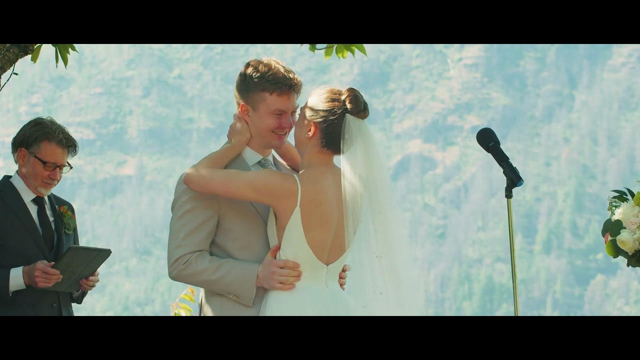 Sara & Taylor // Columbia Gorge Hotel Wedding