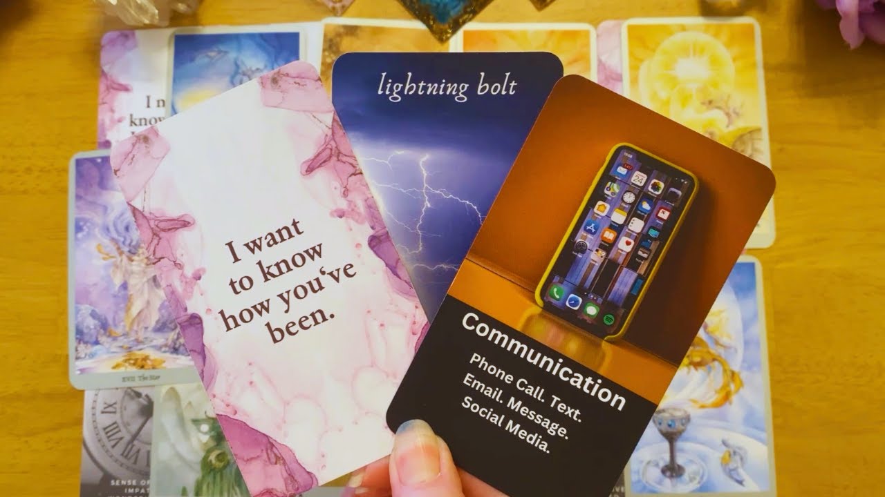 SURPRISE ! 😲 SOMEONE IS GETTING READY TO CALL OR TEXT YOU! ☎️   TIMELESS LOVE READING 🥰