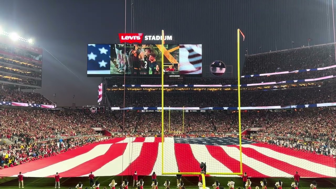 National Anthem Chicago Bears vs 49ers (with flyover)