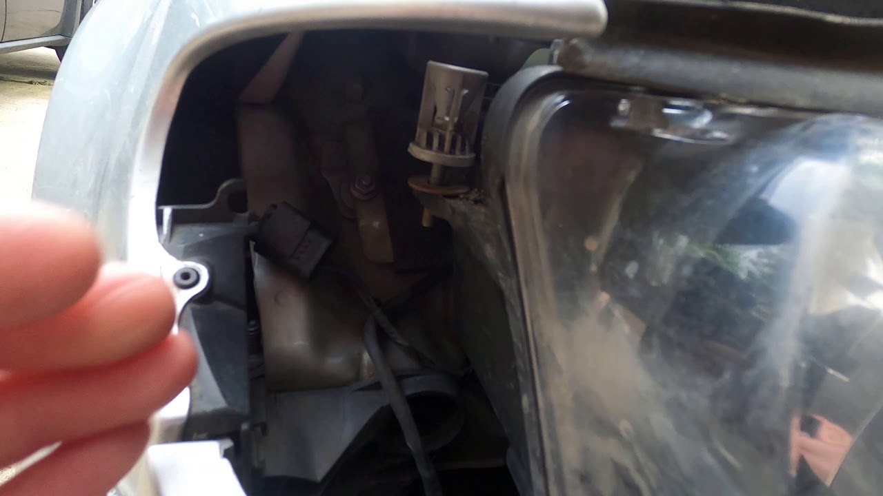E46 Turn Signal Bulb Replacement