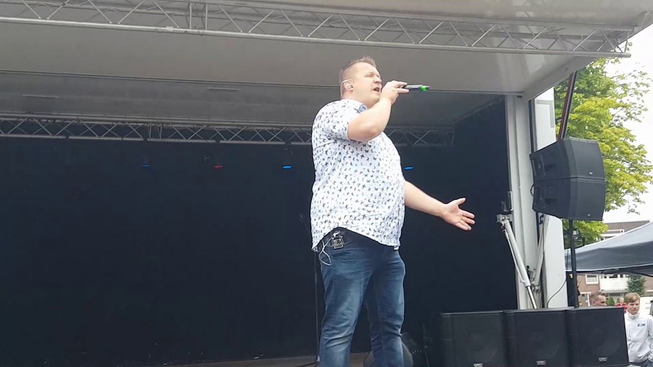 Dennis van Dam - Zwevend naar geluk (Muziekfeest op de markt Coevorden)