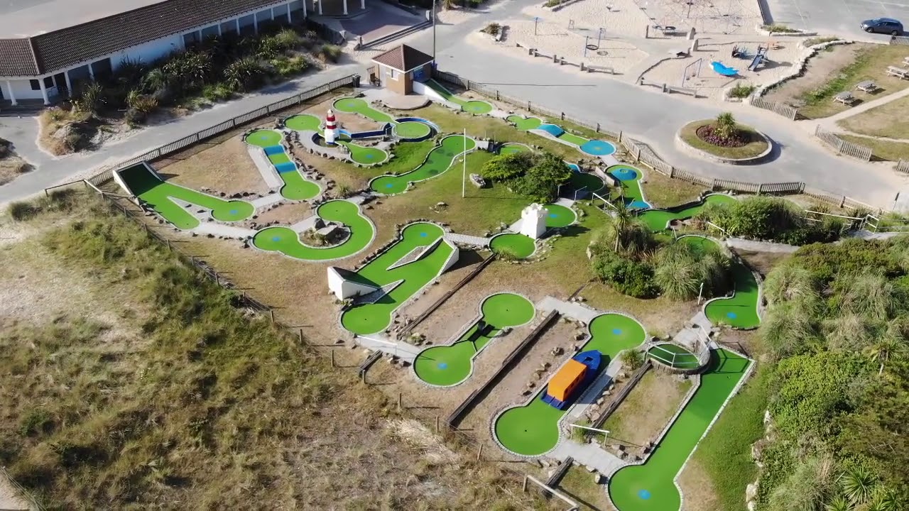 Sandbanks Crazy Golf - Allium Films