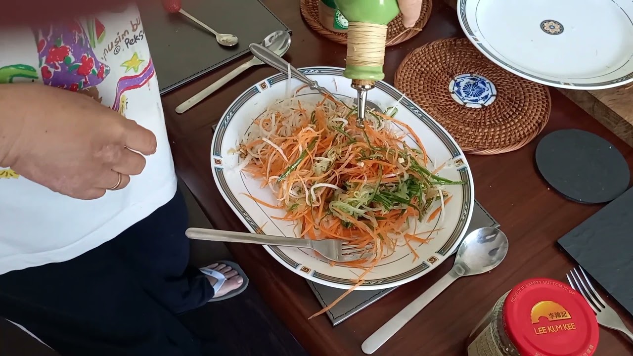 Easy to Make Yusheng Style Abalone and Jelly Fish Salad