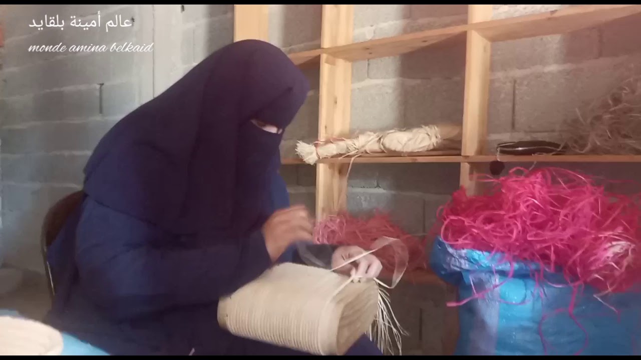 الصناعة التقليدية:   نبتة( الرافية)  بسيدي المختار تصنع منها حقائب وأحدية4k  وفوائدها  لمرضى السكري