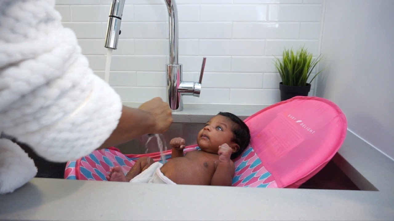 Newborn Bath Routine |  BABY FAVOUR