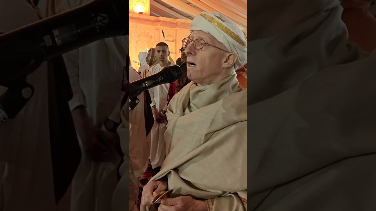 Morning Guru Puja Kirtana led by HG Mukunda Datta Prabhu @ ISKCON Bhopal Temple