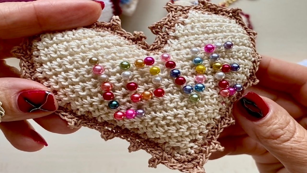 CORAZÓN ALFILETERO LOVE A CROCHET