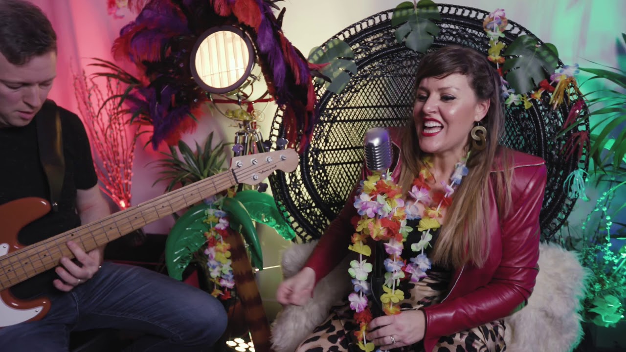 Human Racing (Nik Kershaw) - Natalie Williams (live at Belmont Villa)
