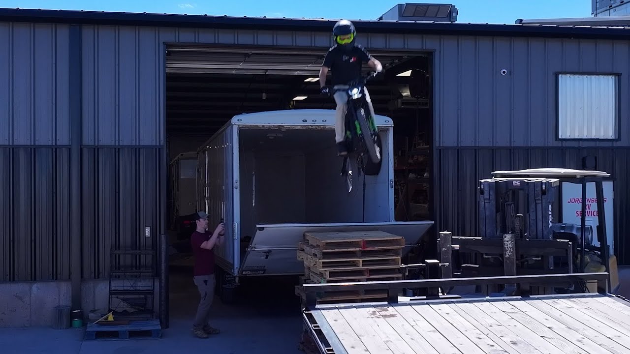 Rawrr Mantis Off-Road Electric E-bike Stunt Review
