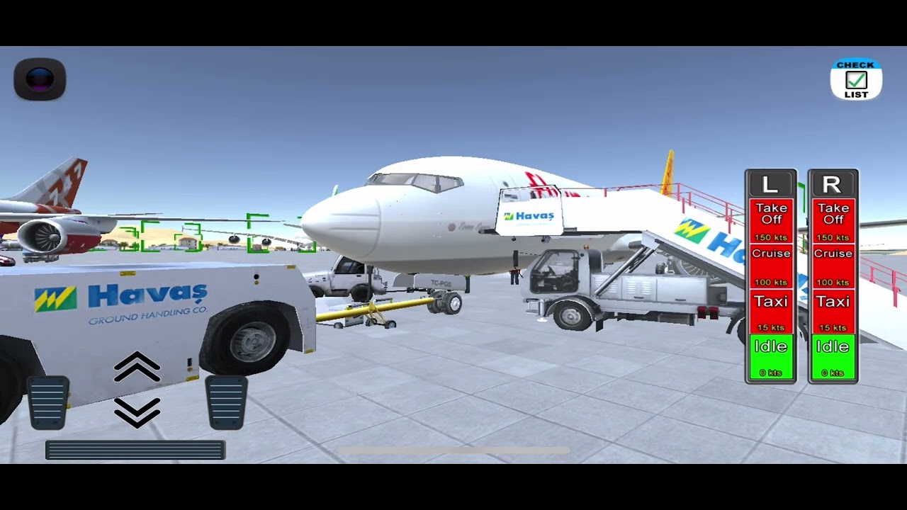 Playing Flight 737 Maximum Lite version