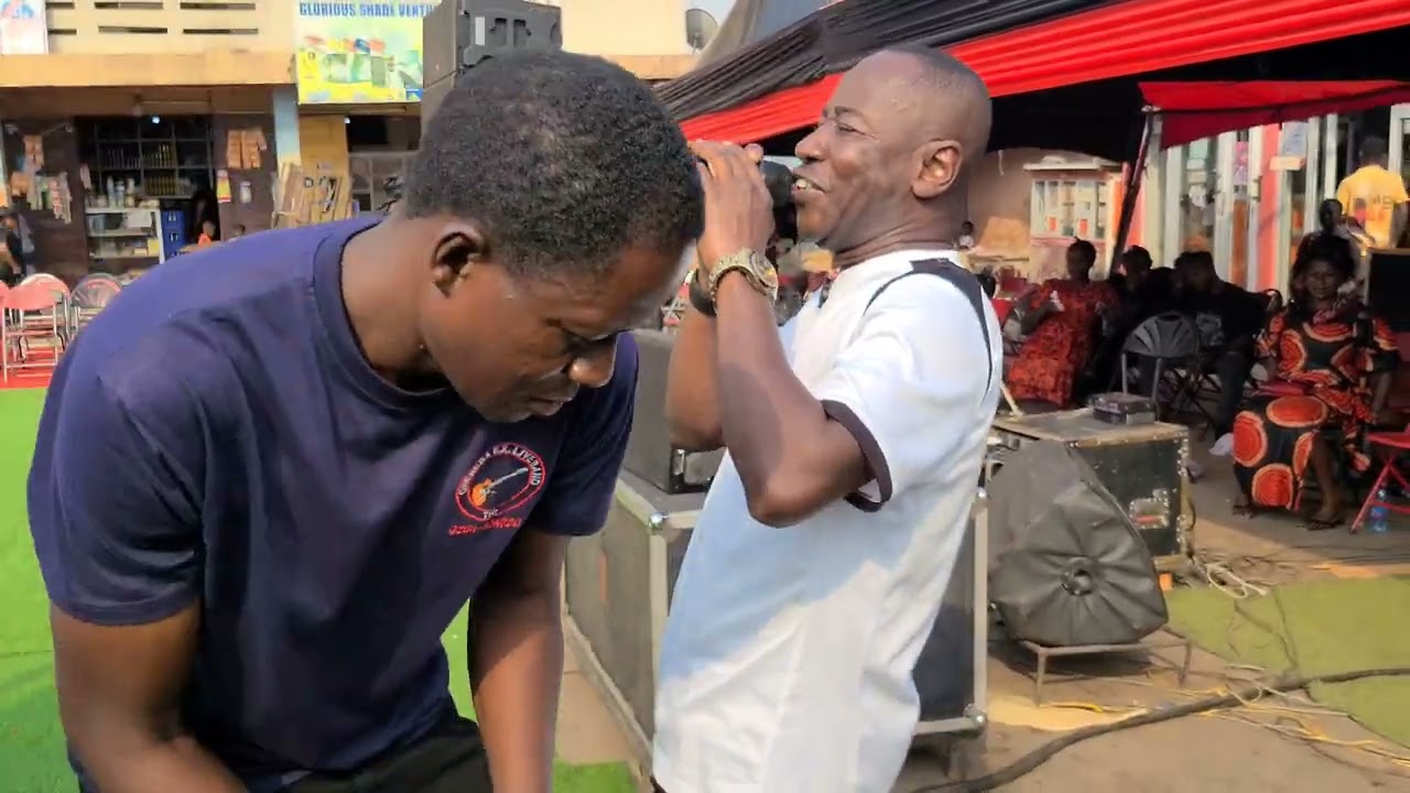 Oheneba EK Live performances at Wiamoase