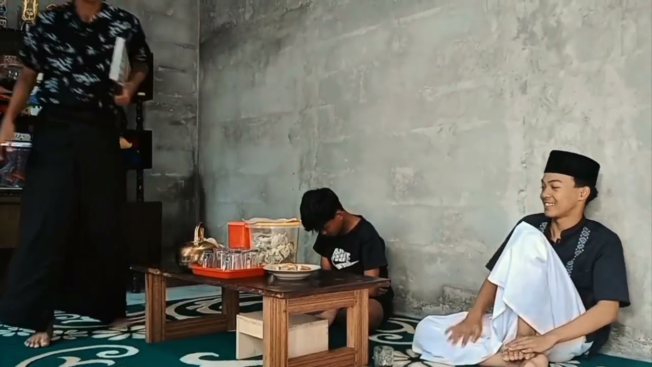 ANJINING DIRI SAKA LATHI ~ UNGGAH-UNGGUH BASA JAWA