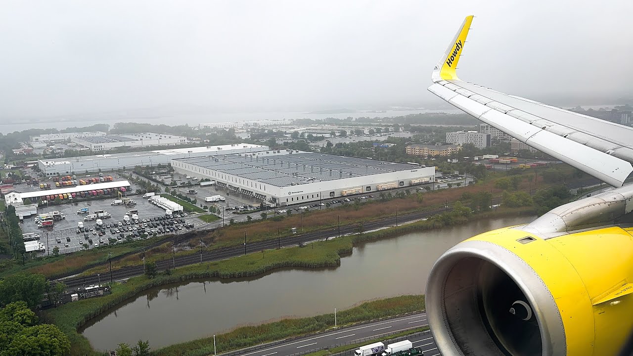 4K | Spirit Airlines Airbus A320 Cloudy Descent and Landing at Newark Liberty International Airport