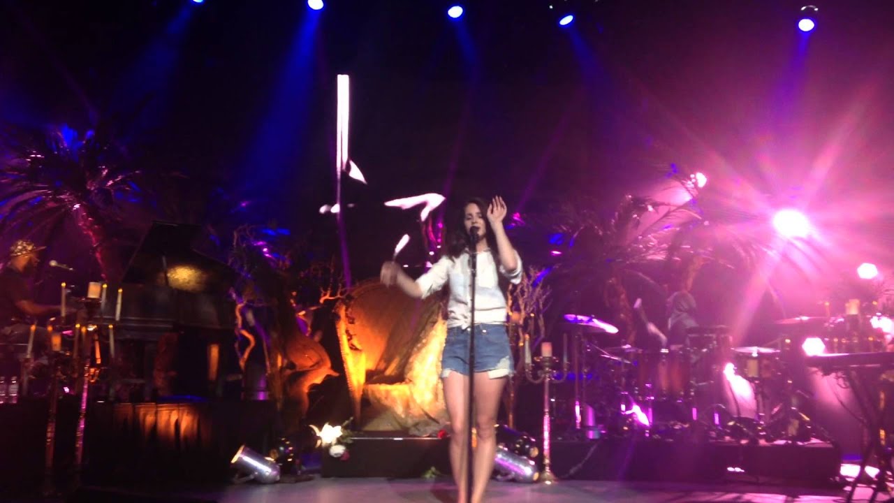 Lana Del Rey - Carmen (Live at Sony Centre for the Perfoming Arts)
