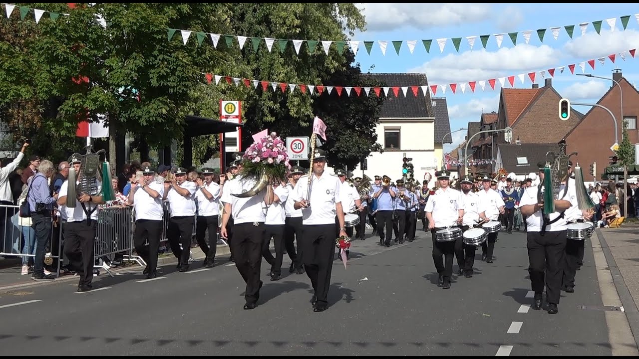 Schützenfest 2025 in Neuss-Uedesheim 2025 Blumen-und Fahnenparade