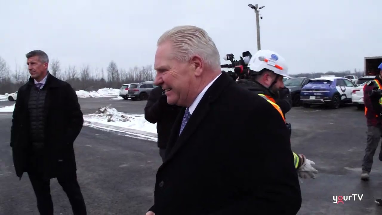 Завершающий этап установки балки в больнице New Niagara South Hospital.
