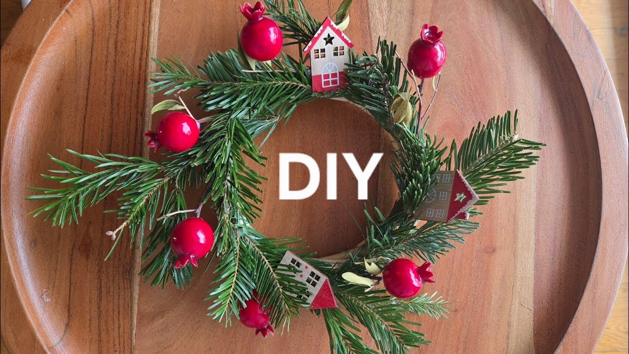 Easy DIY Christmas Wreath Tutorial #verticalvideo