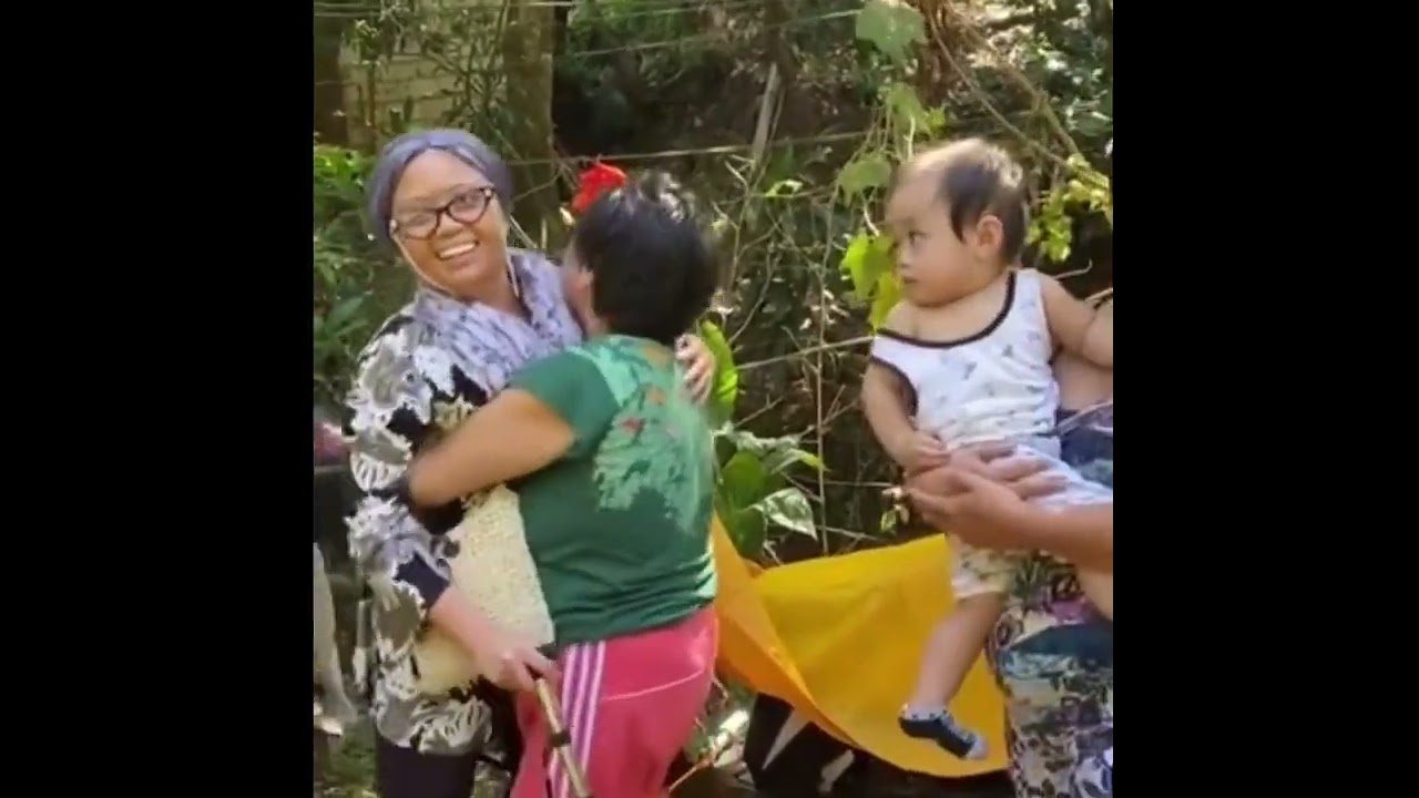 The last time I saw my mom was when I went home to surprise her and my family for Christmas in 2019.