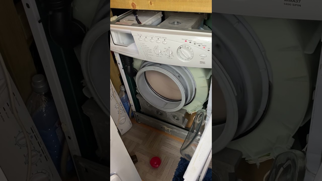 Hotpoint Aquarius Extra WMA37 || Final spin with the front panel off