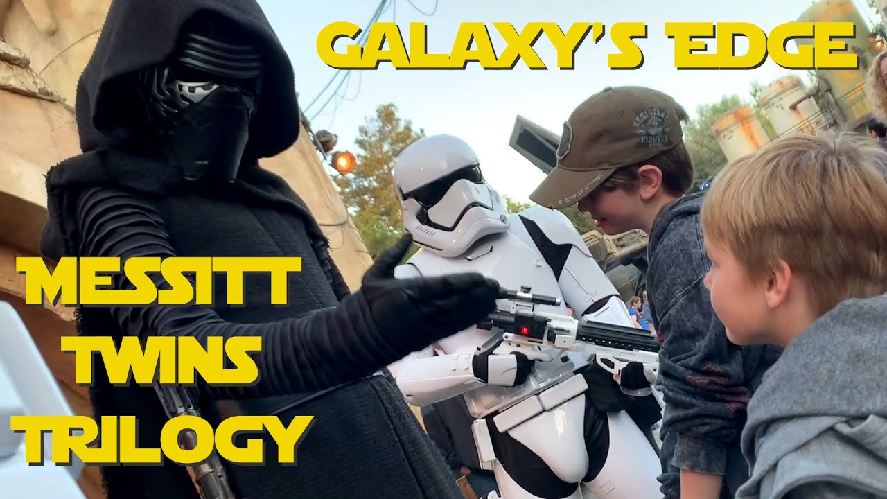 SCARY KYLO REN CAPTURES US 😱STAR WARS Galaxy's Edge at DISNEYLAND! ✨