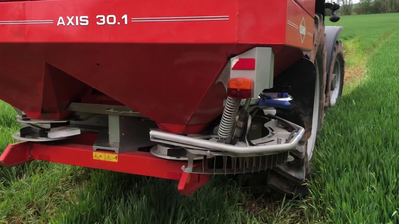 Setting up Kuhn Fertiliser spreader