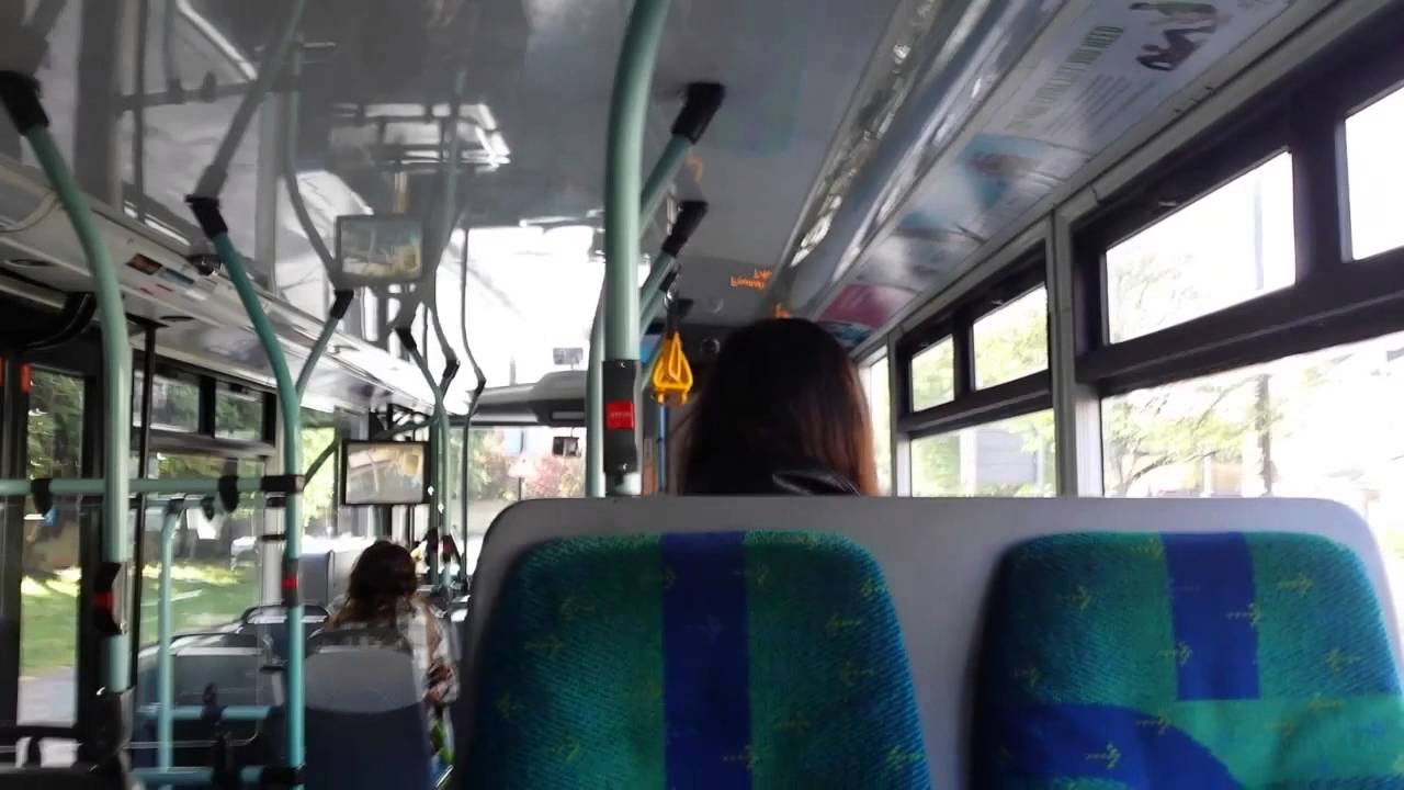 London United: Route 681 (SP40033 YN08DHZ) Scania Omnicity 10.8m