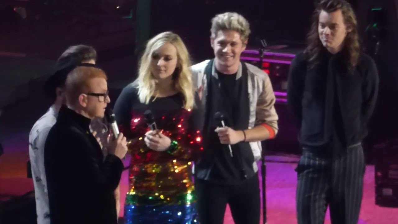 One Direction- Drag Me Down BBC Music Awards December 2016