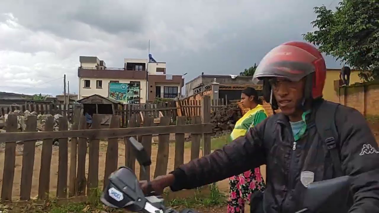 Ambohimena by Ratsarafanahy Mahazina Zaodahy to Antsenakely - Streets view of Antsirabe Madagascar 