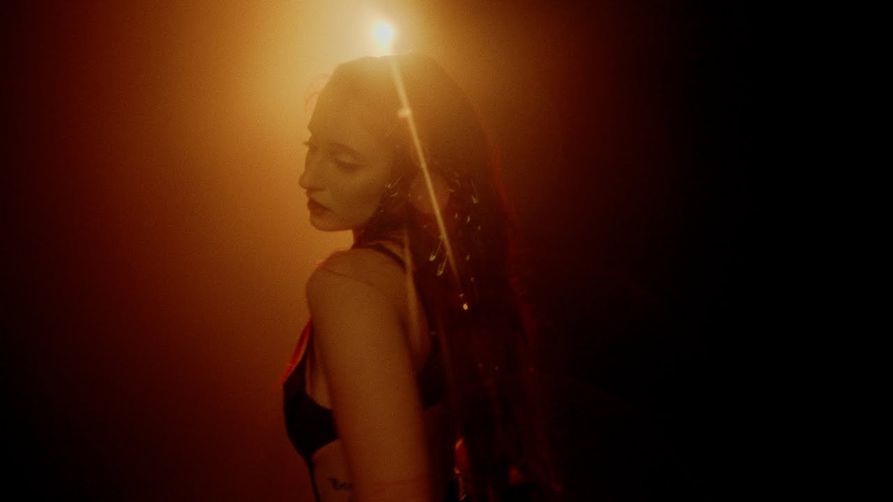 ALMA - Кажи ми, че е сън (Official Video)