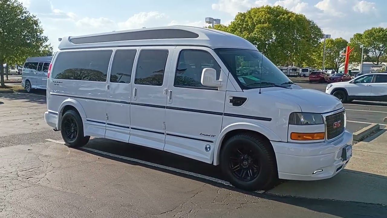 Up36449. 2019 GMC 4x4 9 passenger conversion van