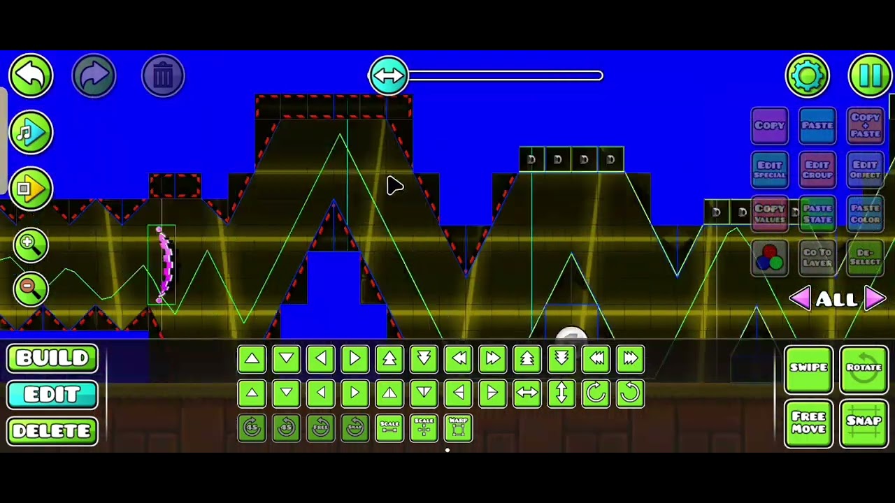 Строю лвл в Geometry Dash 
