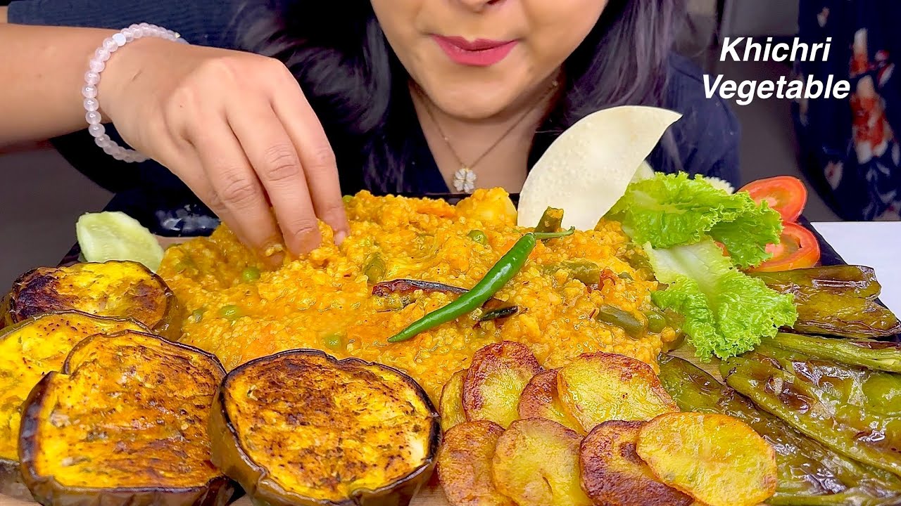 Winter special Khichri with lots of vegetables and fries_delicious dinner recipe | ASMR Eating 